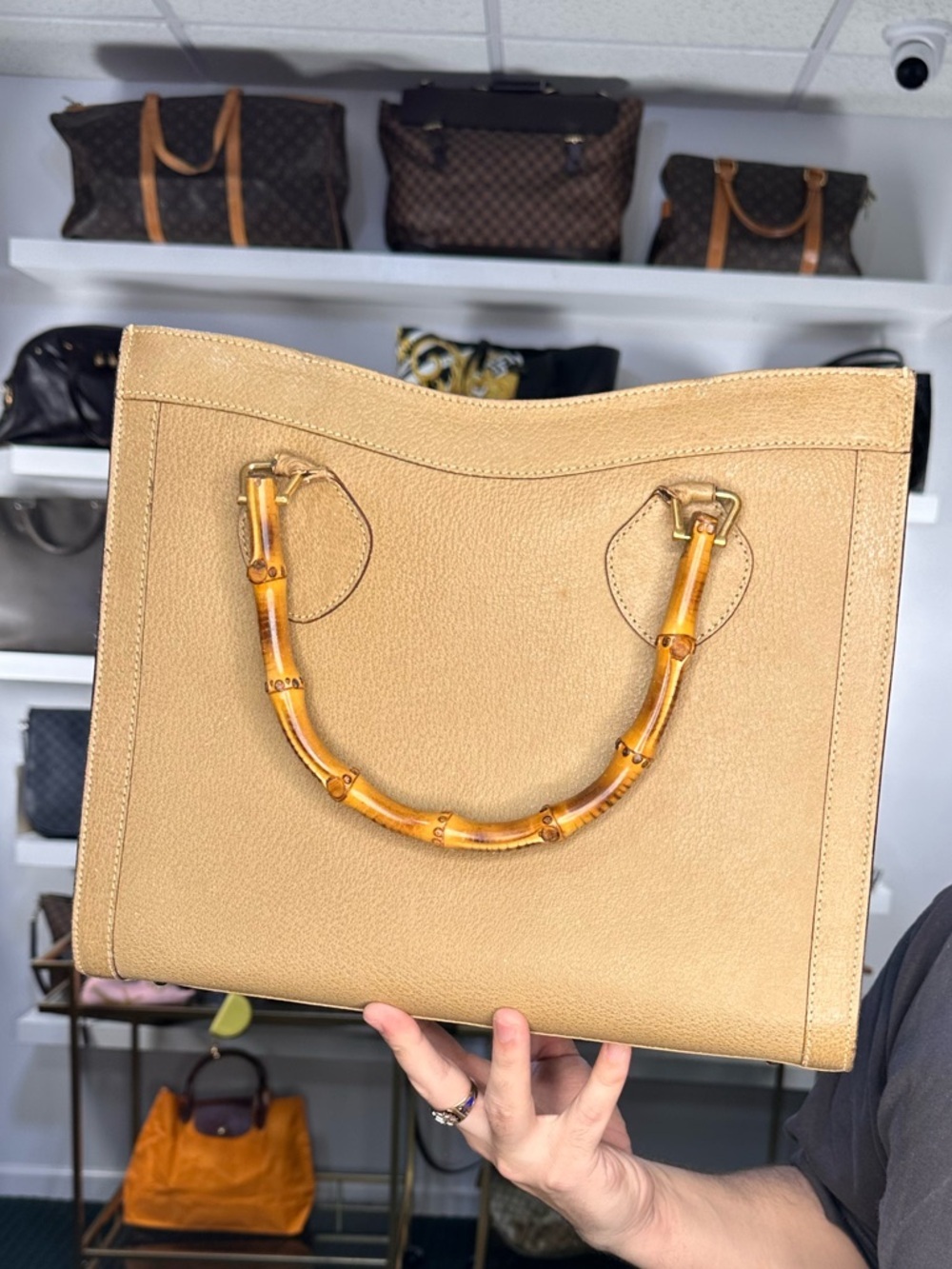 $4400 RETAIL GUCCI DIANA